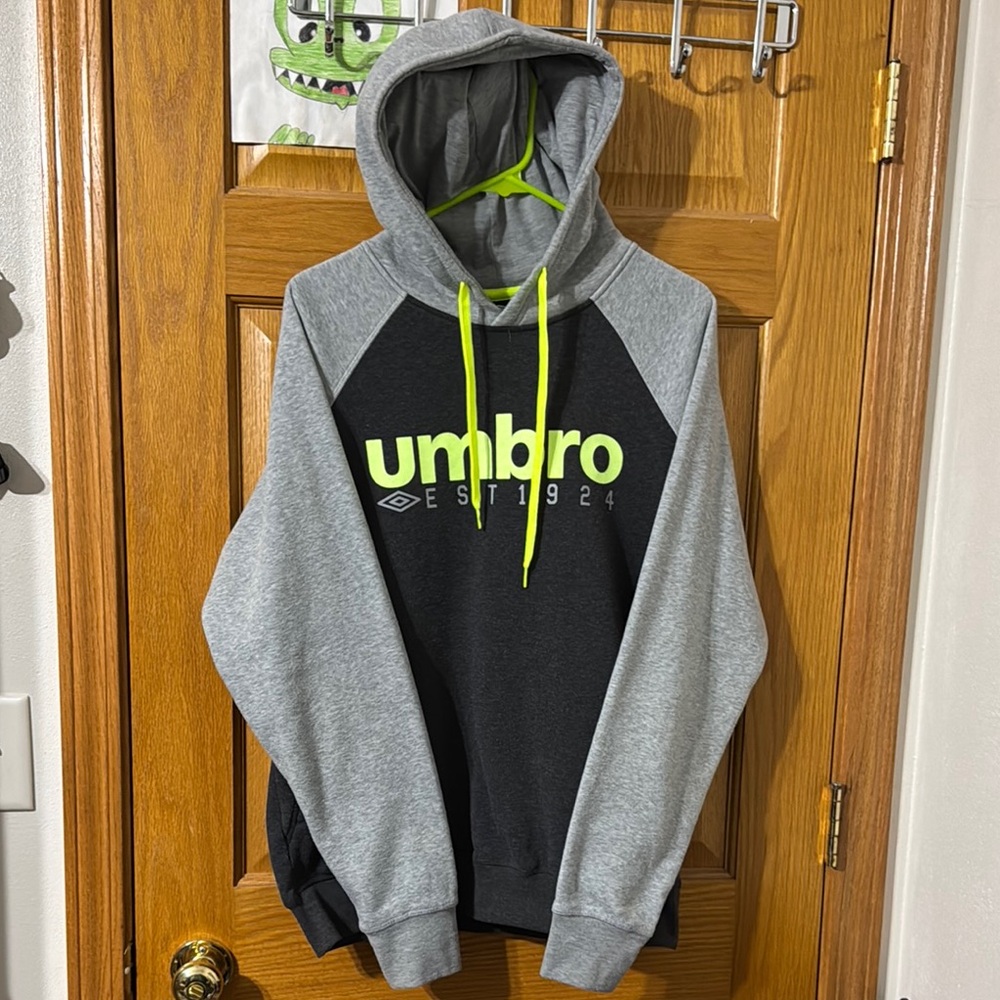 Umbro Men's Black and Gray Hoodie